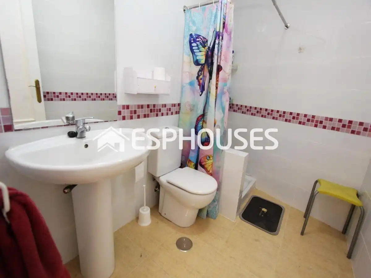 Badezimmer von Erdgeschoss zum Verkauf in Altea mit Klimaanlage, Heizung und Terrasse