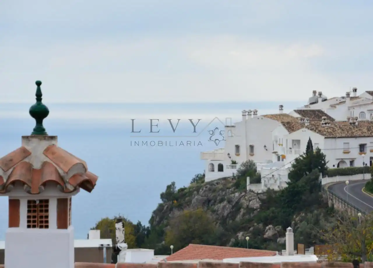 Vista exterior de Planta baixa en venda en Benalmádena amb Aire condicionat, Calefacció i Piscina