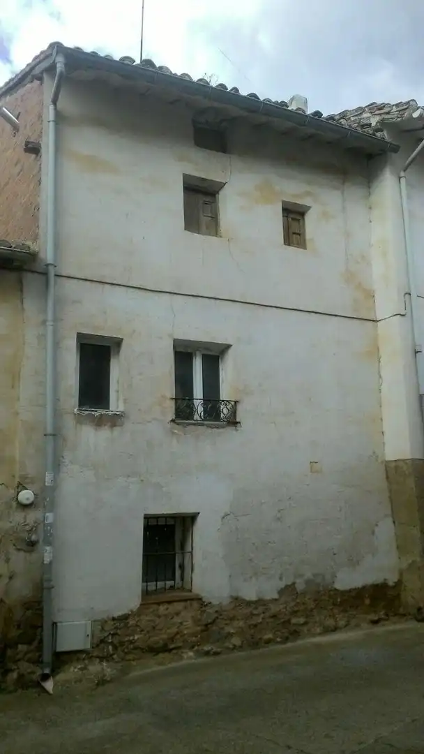 Vista exterior de Casa o xalet en venda en Ribafrecha amb Calefacció, Terrassa i Traster