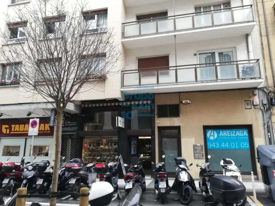 Local comercial en venda a Calle Bermingham 13, imagen 2