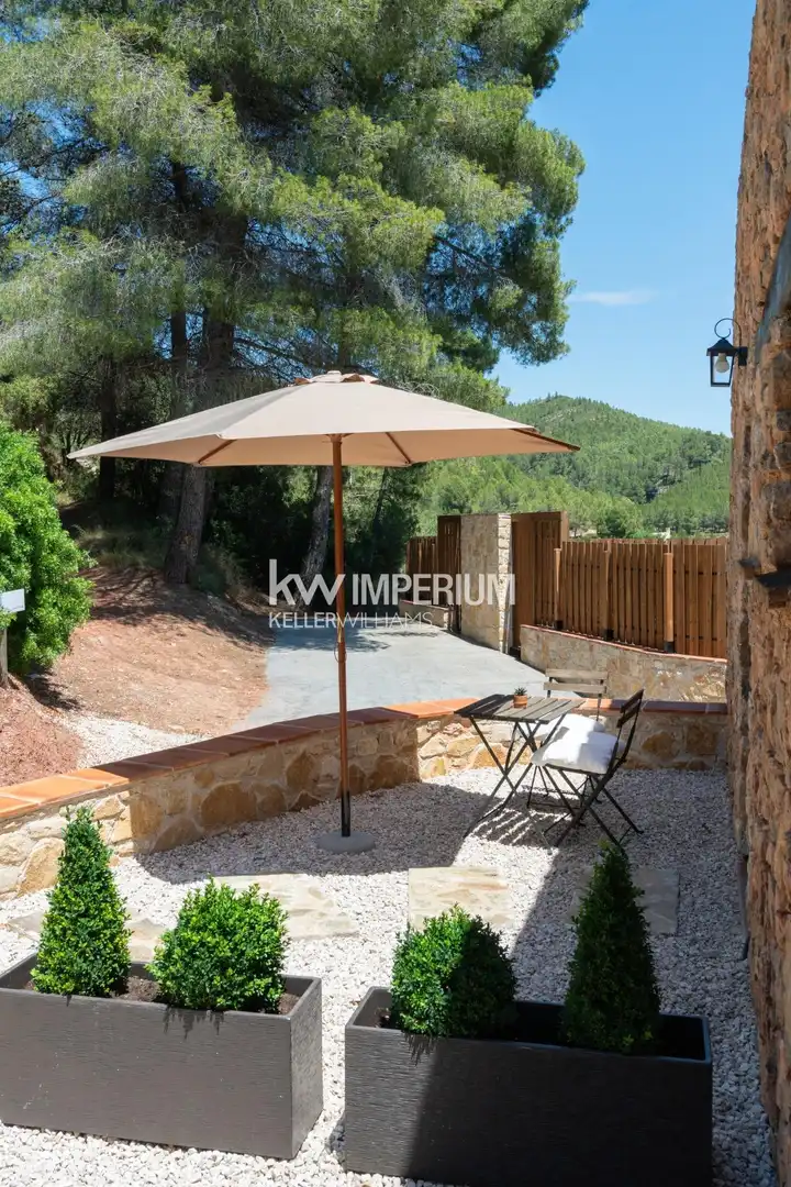 Terrassa de Casa o xalet en venda en Colldejou amb Aire condicionat, Jardí privat i Terrassa