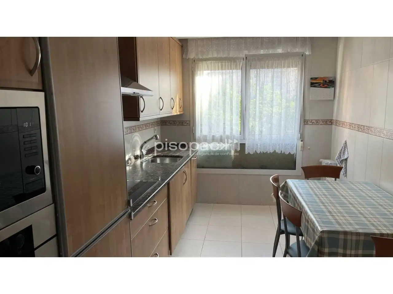 Cocina de Piso en venta en  Pamplona / Iruña con Calefacción y Alarma