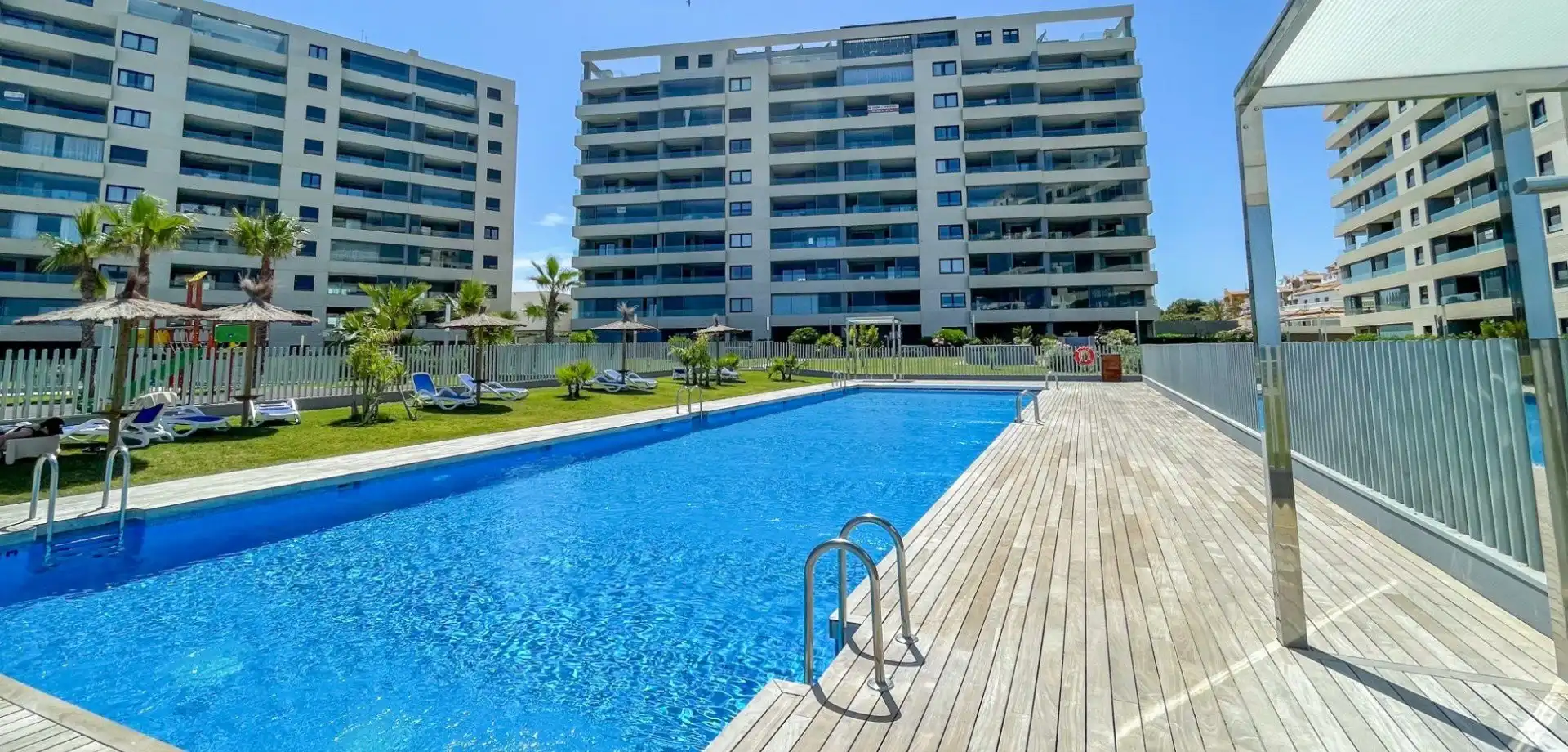 Piscina de Apartamento en venta en Torrevieja con Calefacción, Jardín privado y Terraza