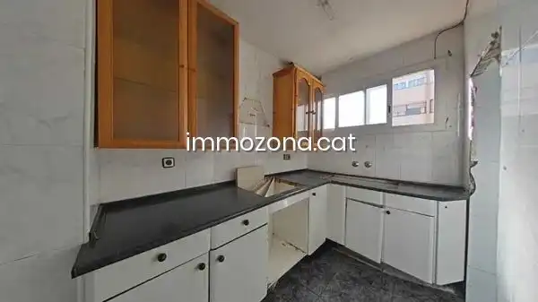 Cocina de Apartamento en venta en Barcelona
