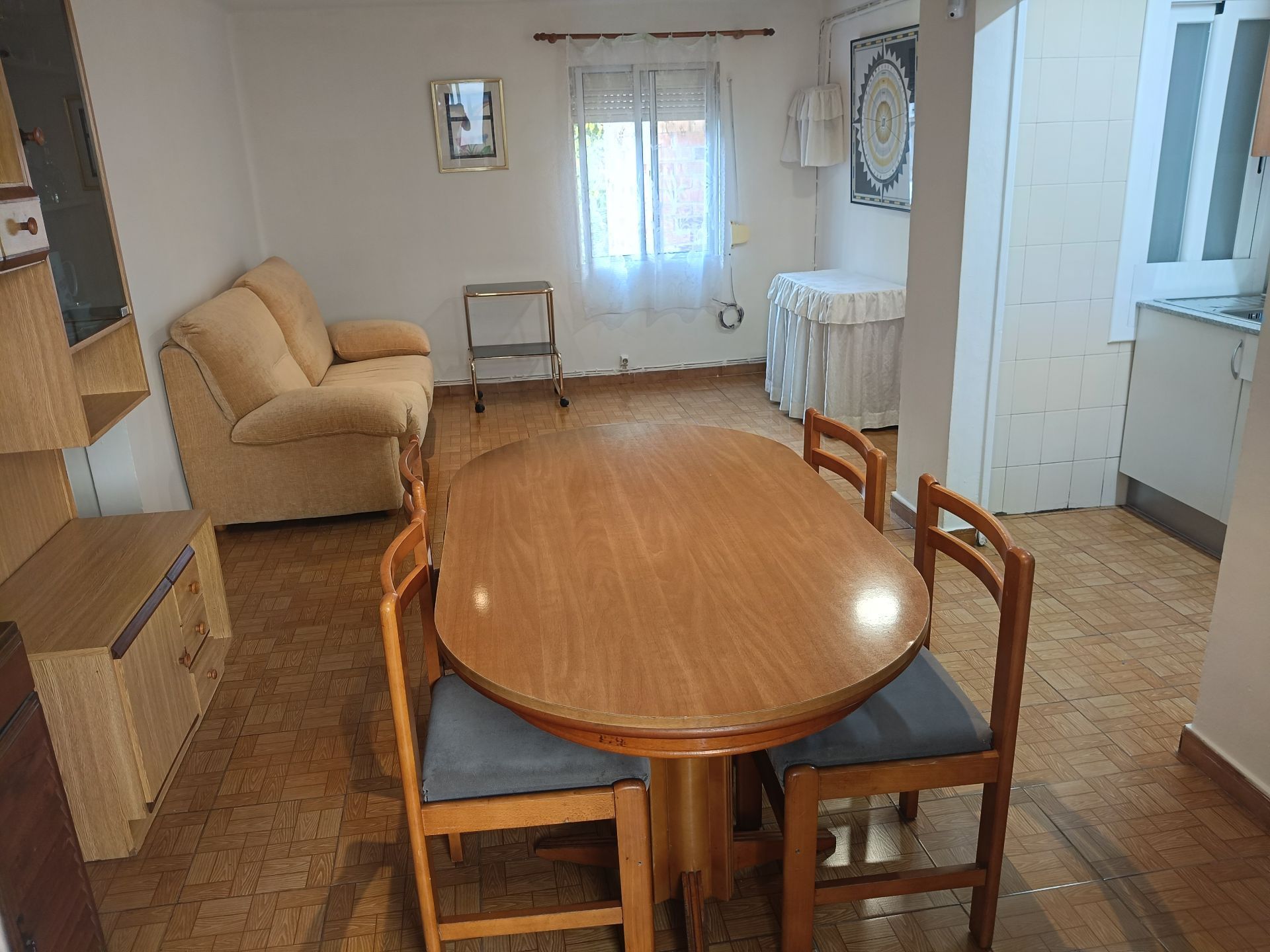 Apartamento de alquiler en Instituts - Universitat