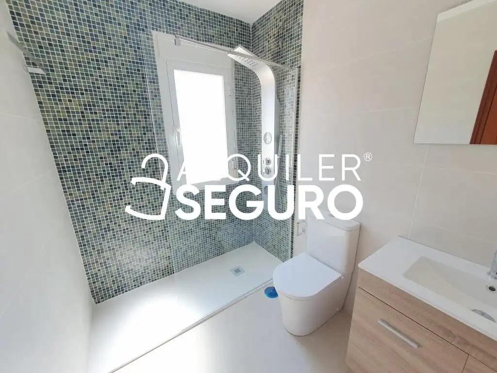 Bathroom of Houses for rent in Batres  with Heating, Terrace and Swimming Pool