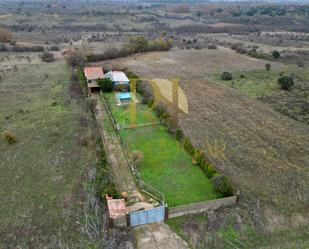 Casa o xalet en venda en Chozas de Abajo amb Jardí privat, Piscina i Moblat