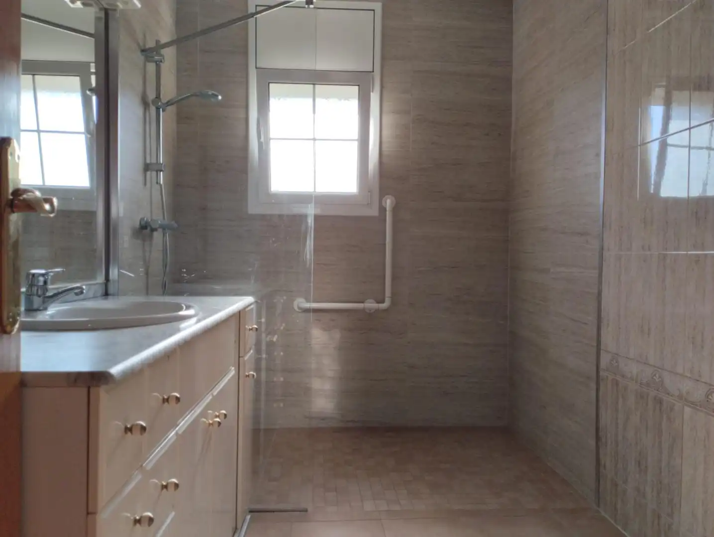 Bathroom of Houses for sale in Rubí  with Air Conditioner, Heating and Private garden