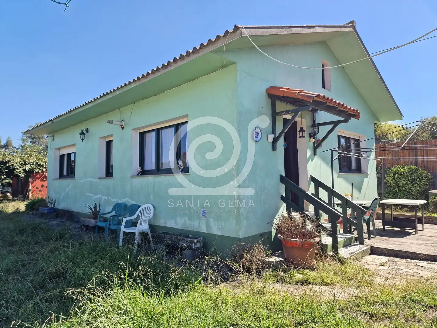 Vista exterior de Casa o chalet en venta en Cambre  con Jardín privado, Trastero y Amueblado