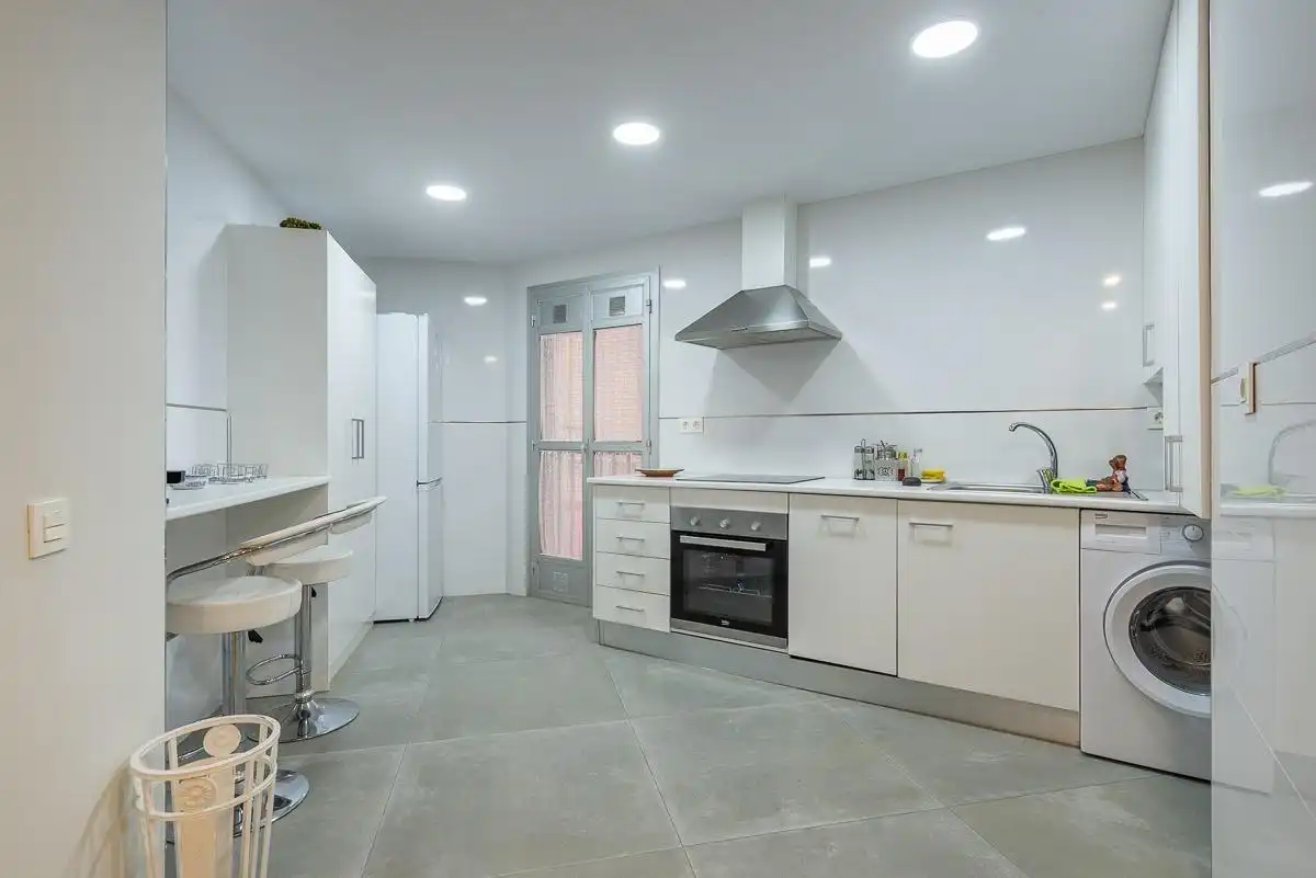 Kitchen of Flat for rent in Málaga  with Air Conditioner, Terrace and Furnished