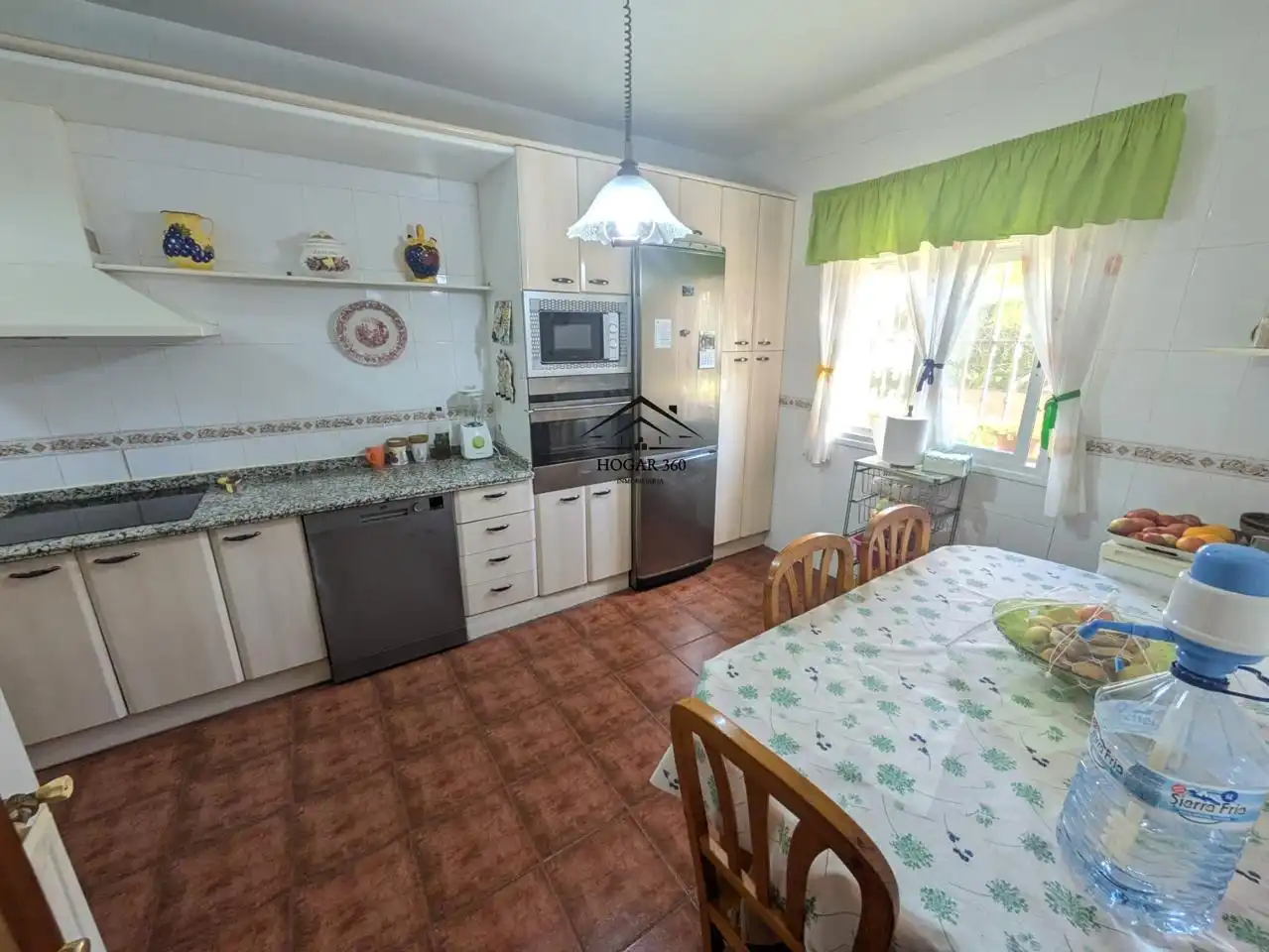 Cuina de Casa o xalet en venda en Cáceres amb Aire condicionat, Jardí privat i Piscina