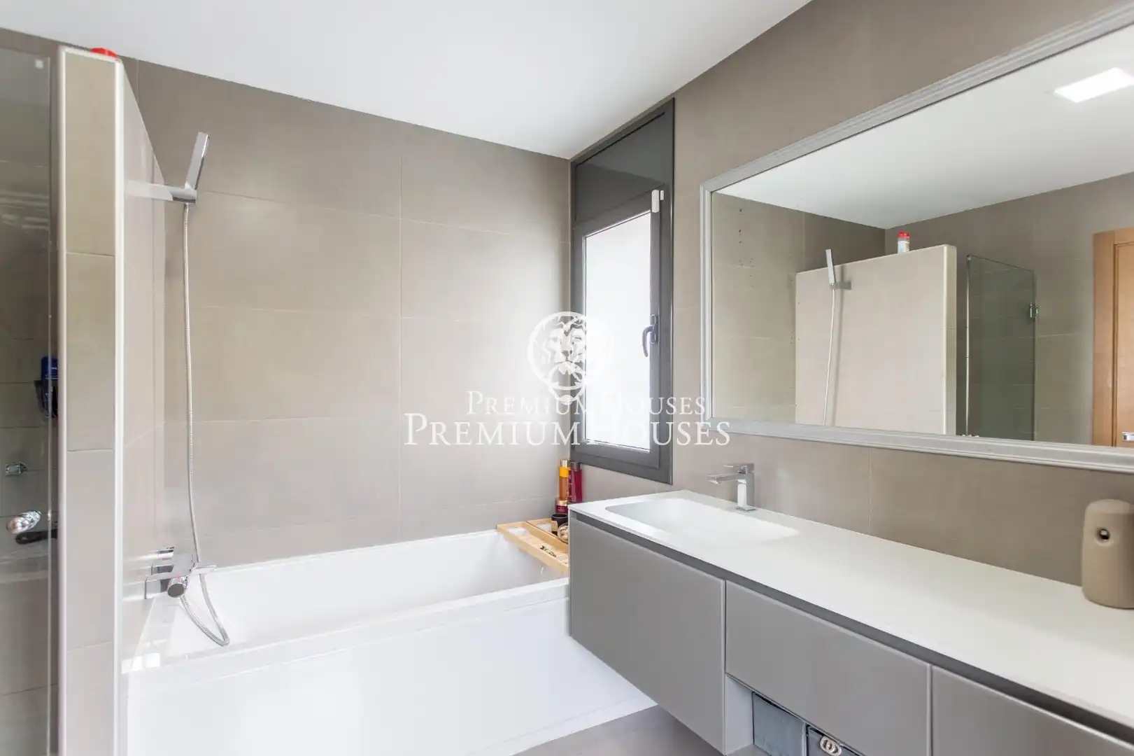 Bathroom of Houses for sale in Sant Andreu de Llavaneres  with Heating, Private garden and Parquet flooring