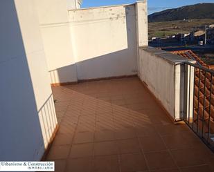Terrassa de Casa adosada en venda en Piedrabuena amb Aire condicionat, Parquet i Terrassa