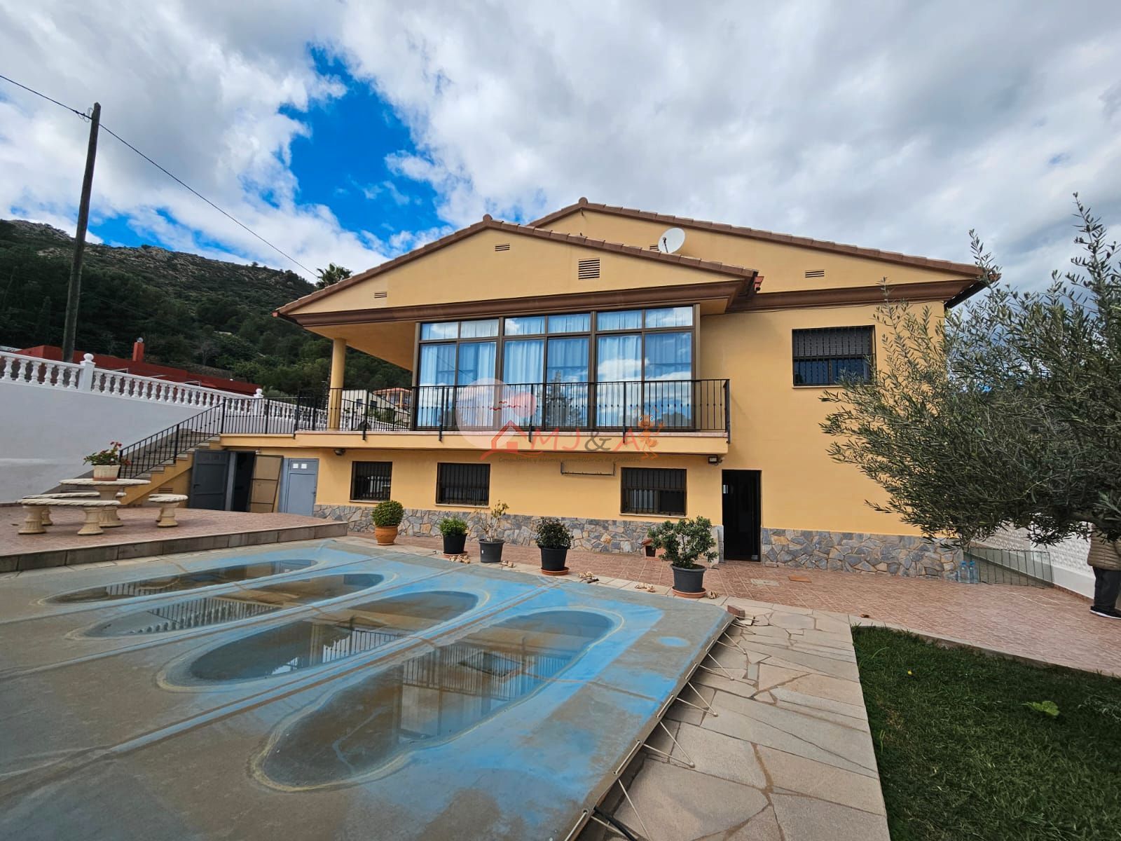 Vista exterior de Casa o chalet en venta en Castellón de la Plana / Castelló de la Plana con Calefacción, Terraza y Trastero