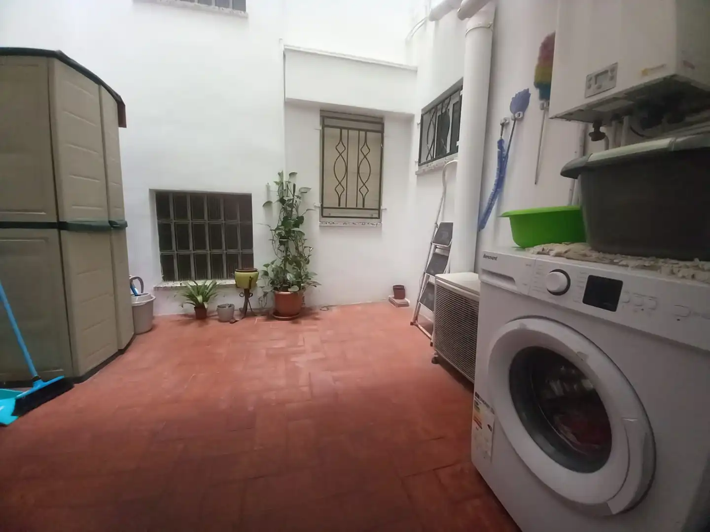 Wohnung zum Verkauf in Badalona mit Klimaanlage, Heizung und Terrasse
