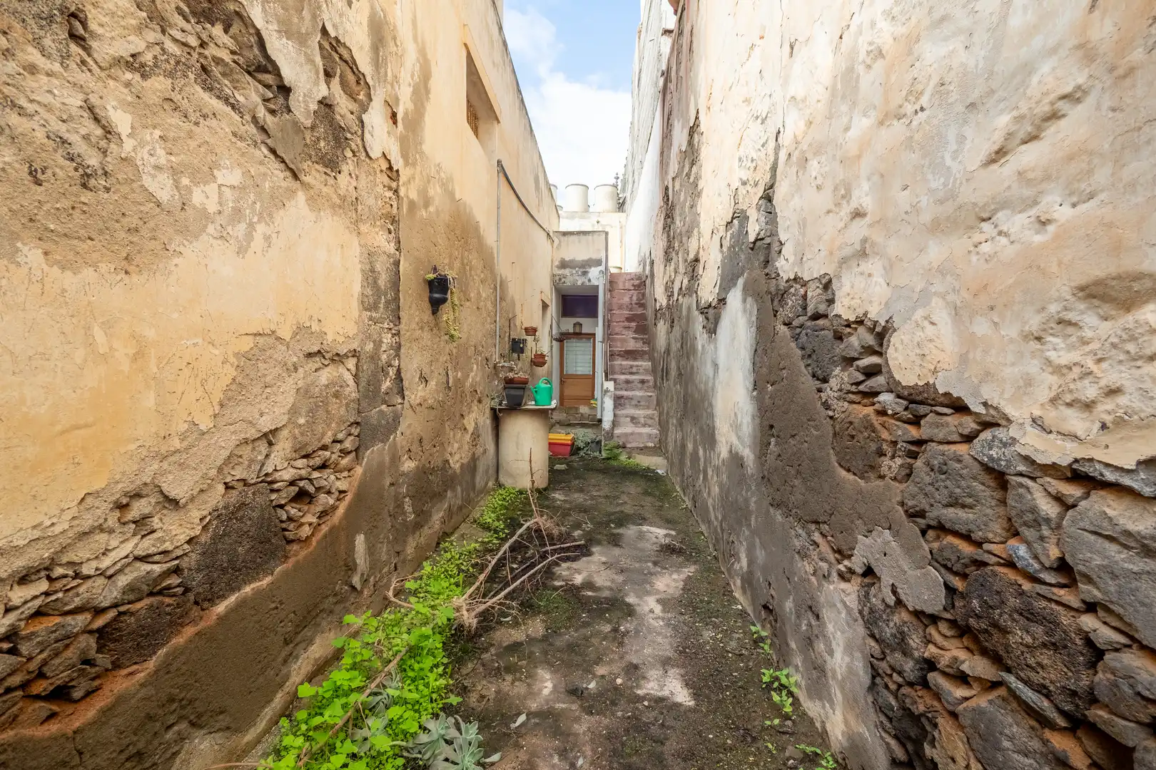 Vista exterior de Casa o xalet en venda en Arucas amb Terrassa, Traster i Balcó