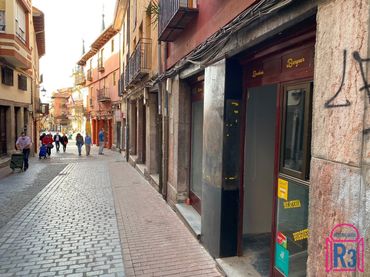 Local comercial en venda a Casco Antiguo