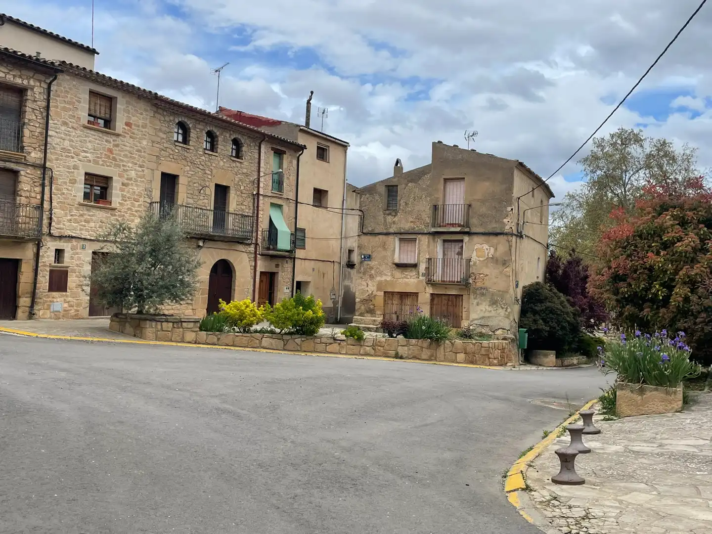 Exterior view of Houses for sale in La Pobla de Cérvoles  with Heating, Terrace and Furnished