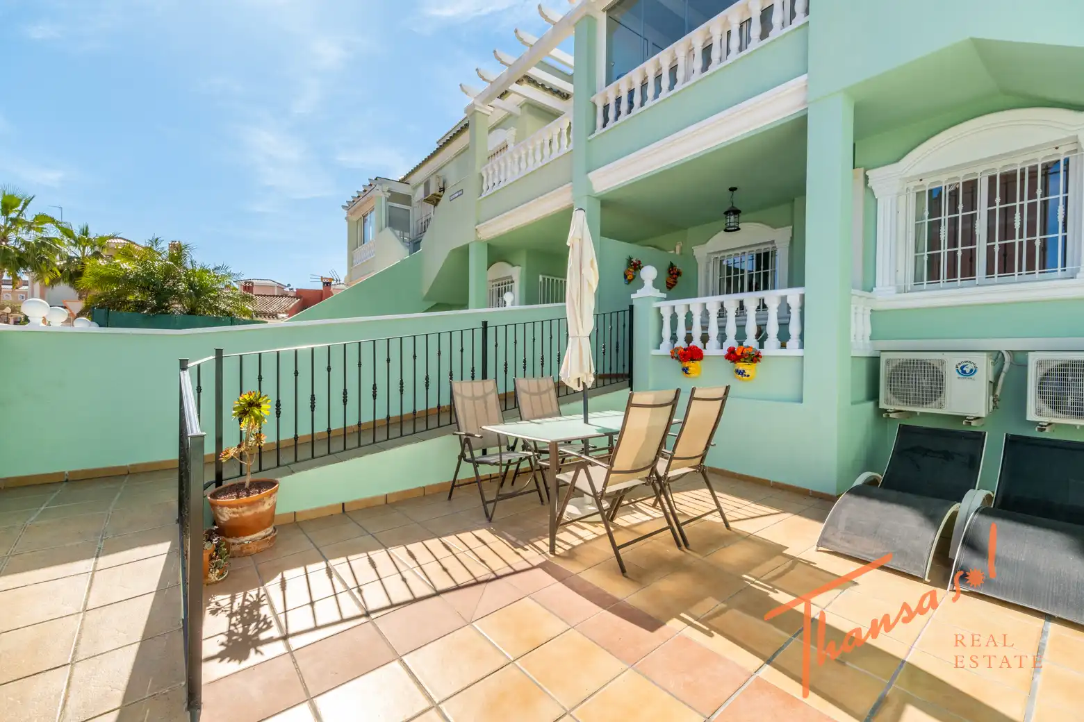 Maison mitoyenne avec piscine à vendre à Avenida de Finlandia