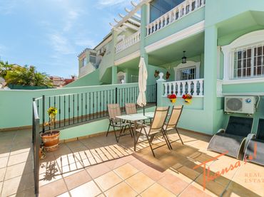 Maison mitoyenne avec piscine à vendre à Avenida de Finlandia