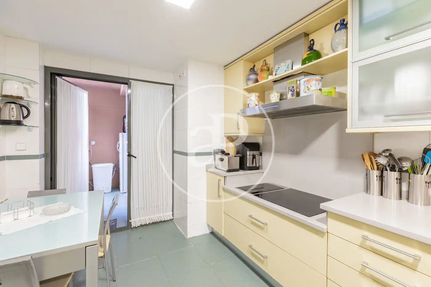 Cocina de Piso en venta en Madrid con Aire acondicionado, Calefacción y Jardín privado