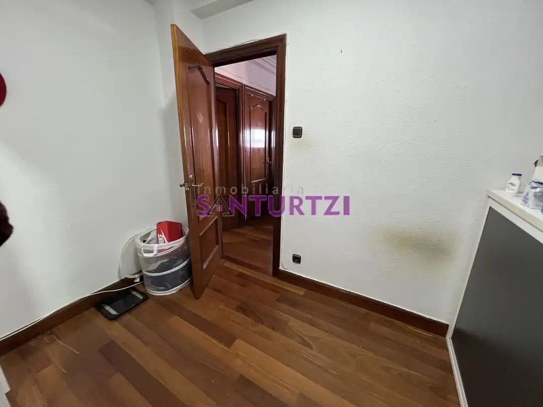 Bedroom of Flat for sale in Santurtzi   with Heating