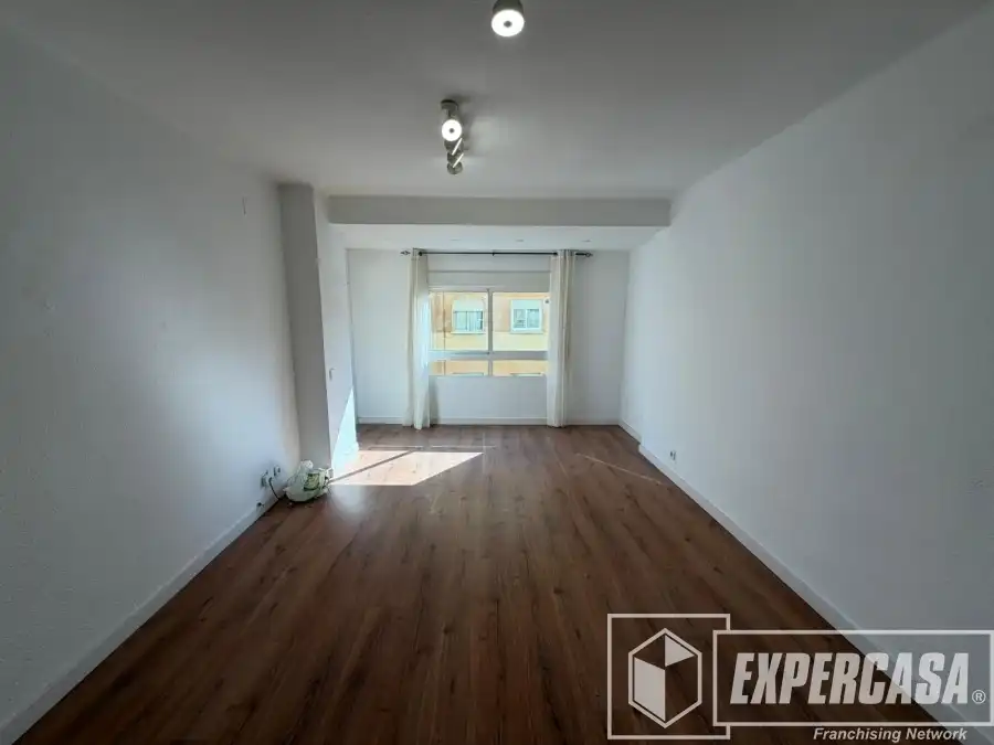 Sala d'estar de Pis en venda en Llíria amb Aire condicionat i Parquet
