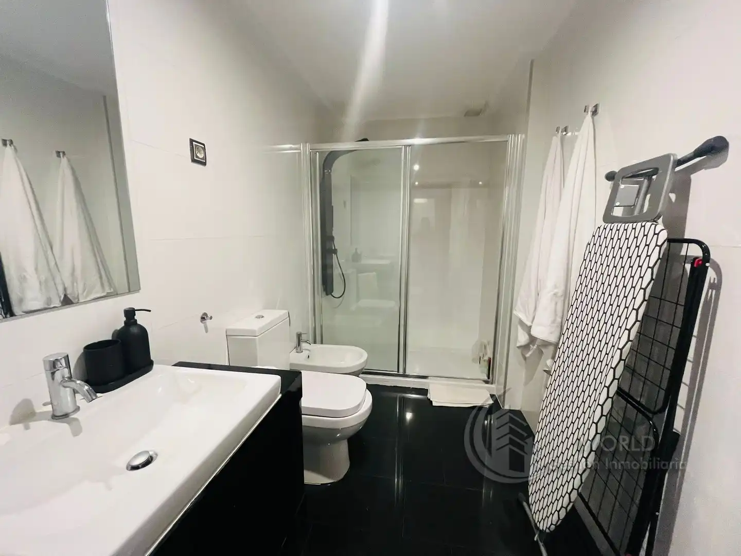Baño de Dúplex de alquiler en Madrid con Aire acondicionado, Calefacción y Amueblado