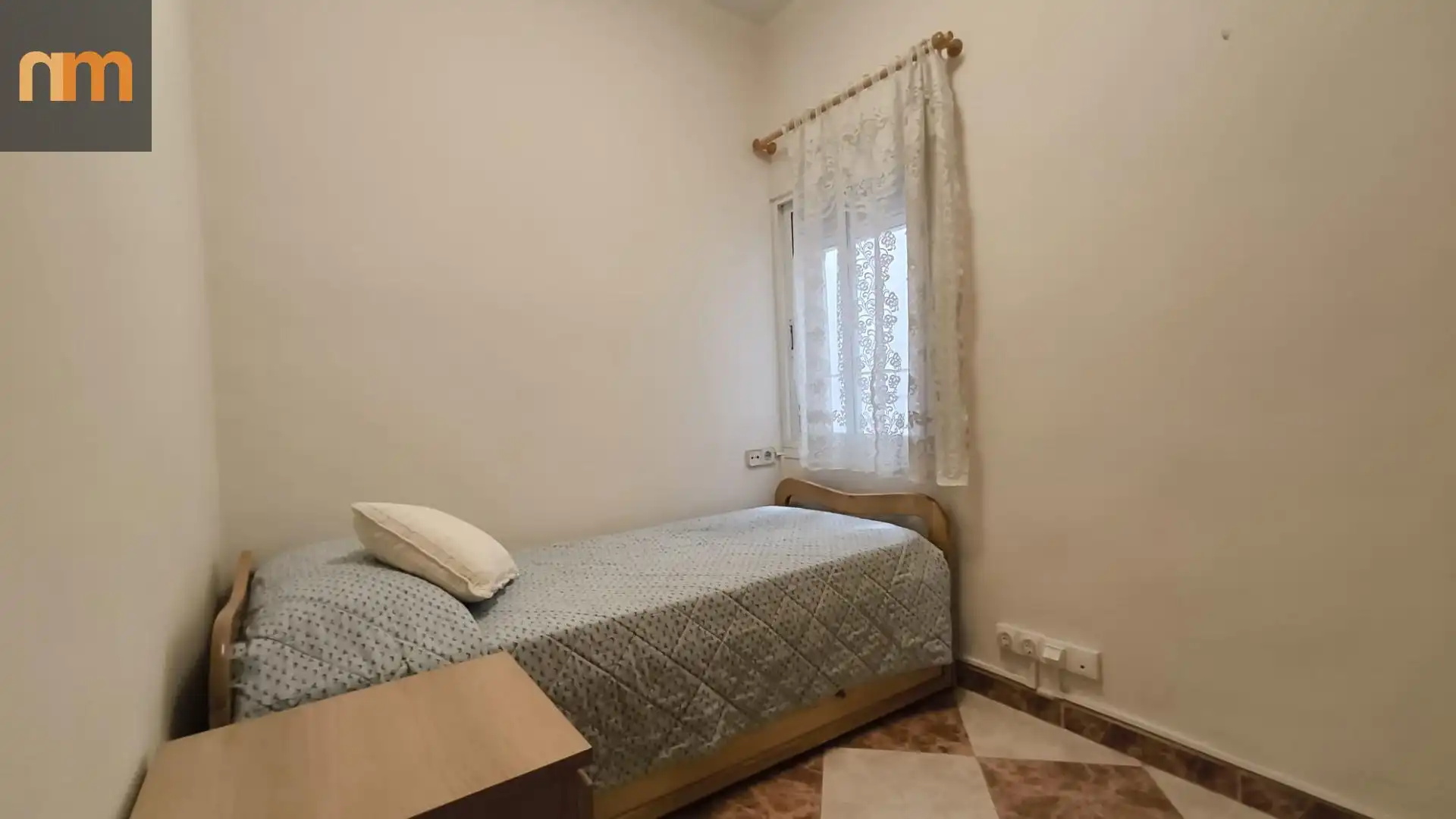 Dormitori de Pis en venda en Madrid amb Calefacció i Balcó