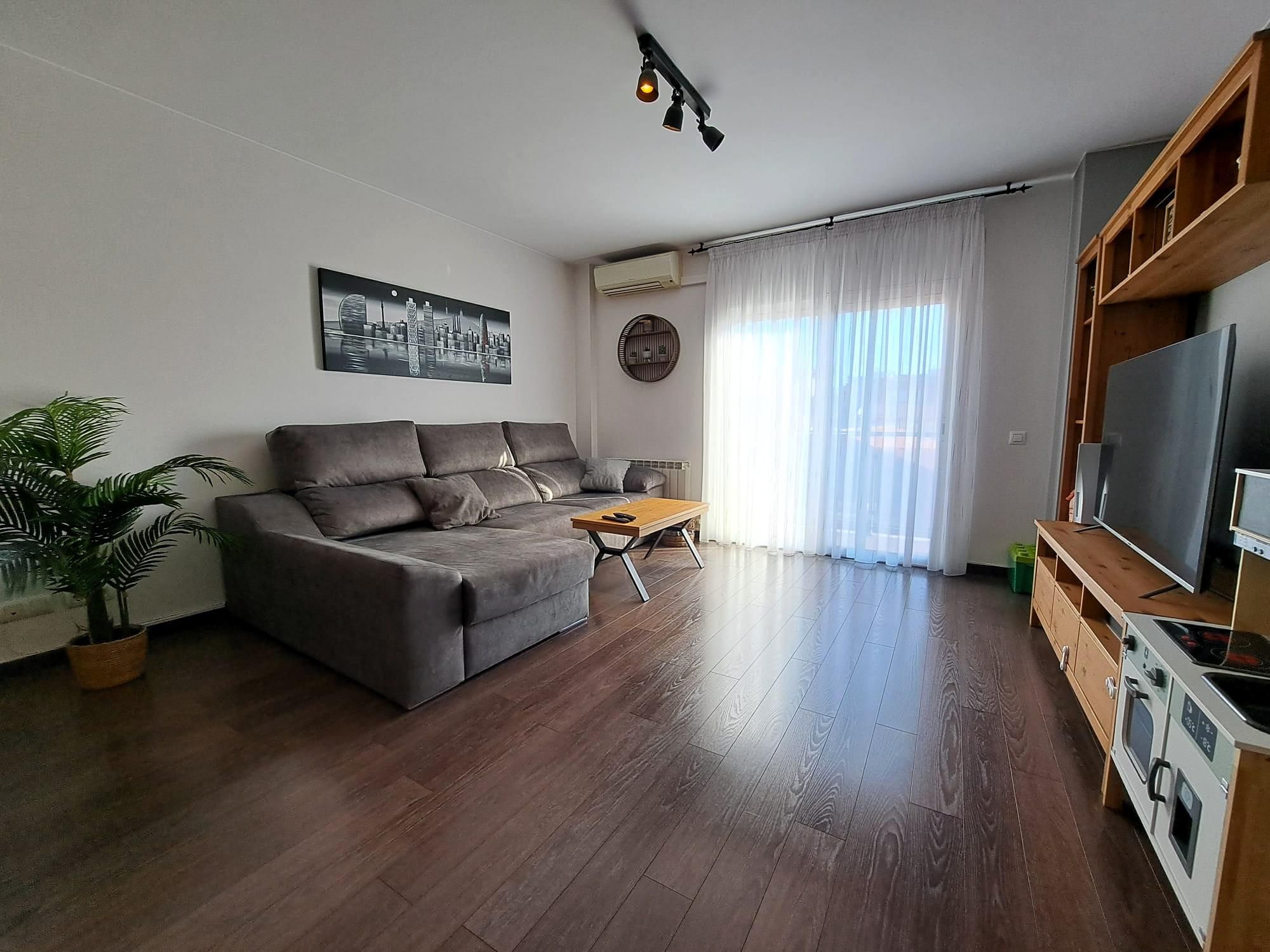 Living room of Flat for sale in Olesa de Montserrat  with Air Conditioner, Heating and Parquet flooring