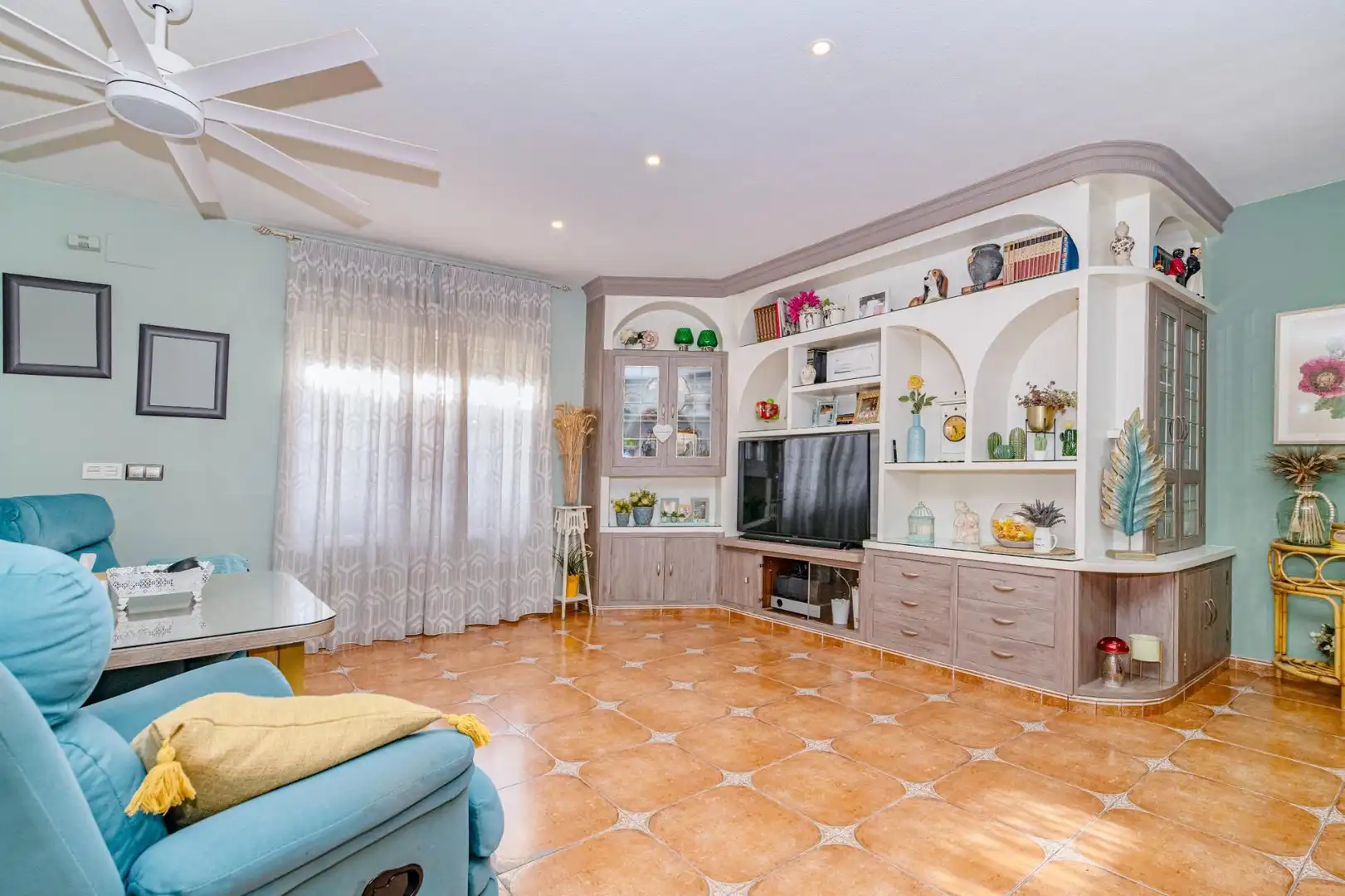 Living room of Houses for sale in Cúllar Vega, Granada