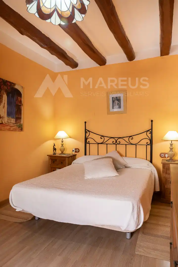 Habitación de Casa adosada en venta en Torrelavit con Calefacción