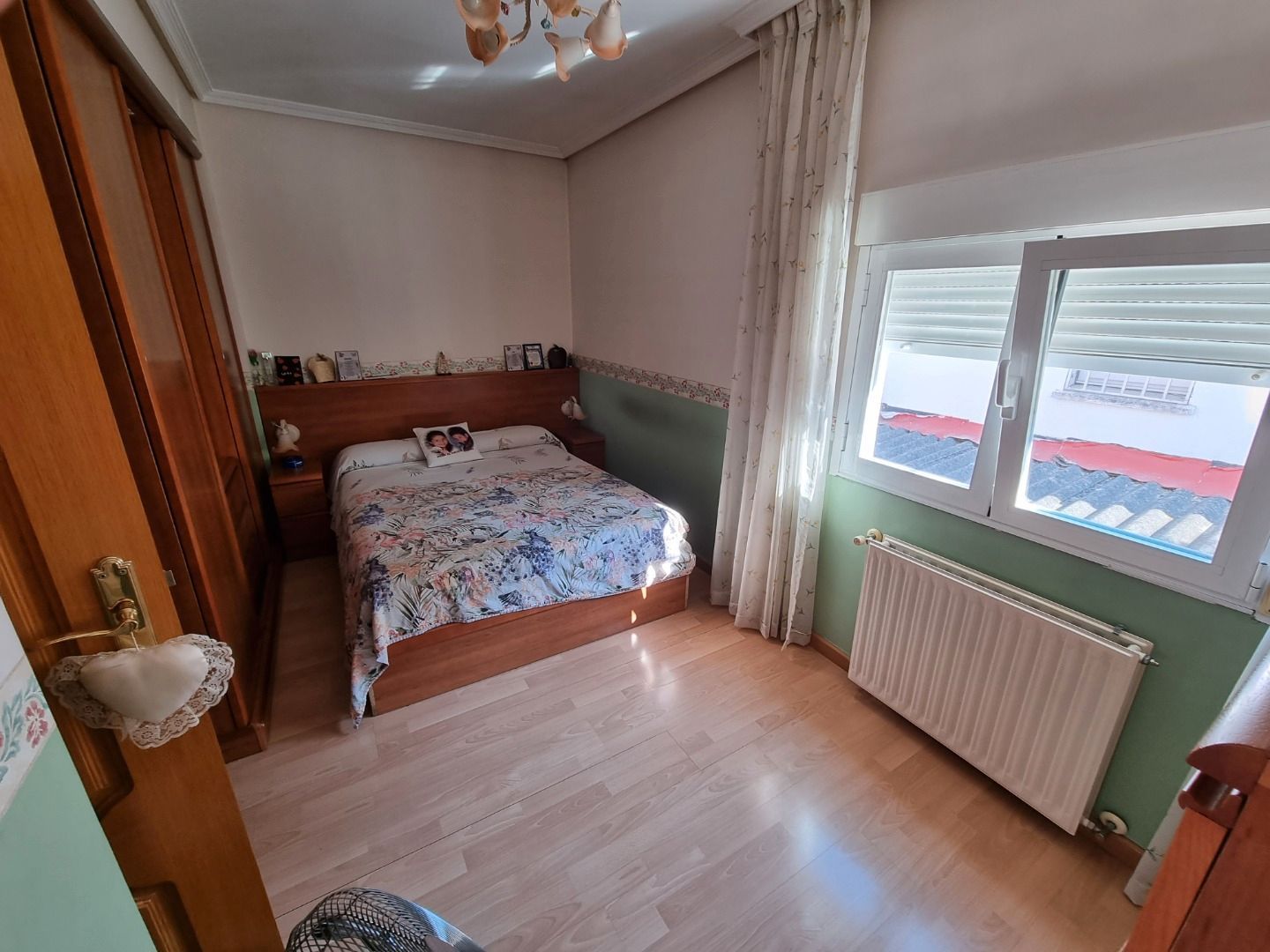 Habitación de Casa adosada en venta en Burgos Capital con Amueblado