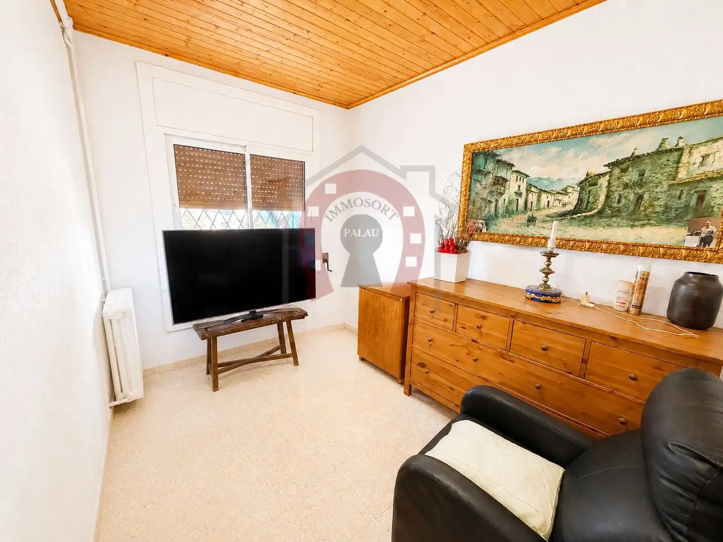 Sala d'estar de Casa o xalet en venda en Palau-solità i Plegamans amb Jardí privat, Terrassa i Piscina
