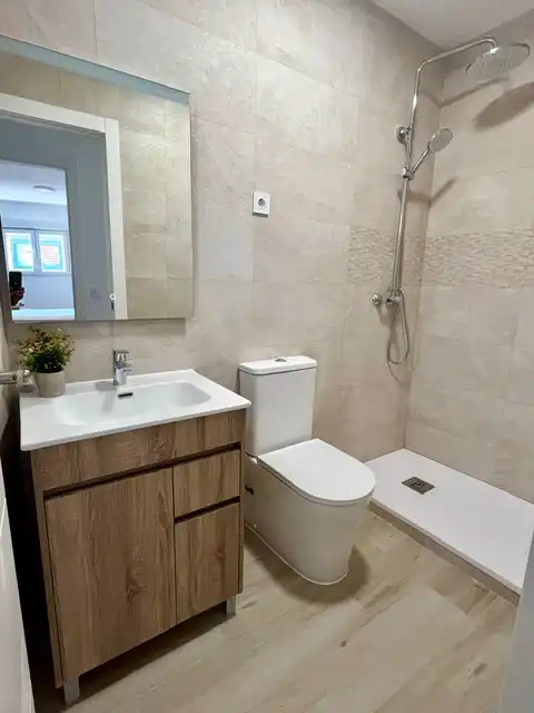 Bany de Apartament en venda en Coslada amb Aire condicionat, Calefacció i Moblat