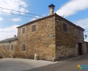 Vista exterior de Casa o xalet en venda en Astorga amb Jardí privat