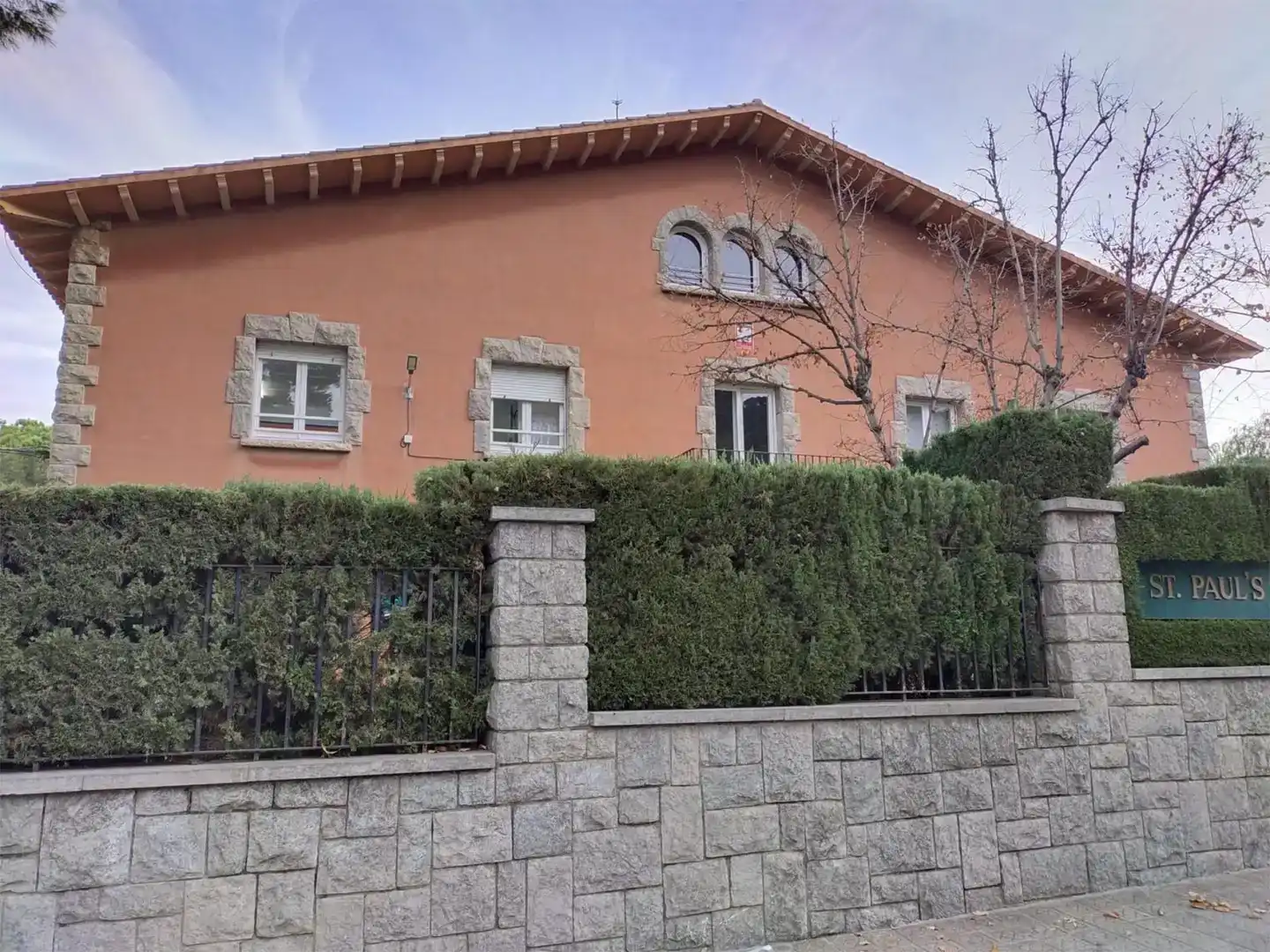 Vista exterior de Casa o xalet de lloguer en  Barcelona Capital amb Balcó