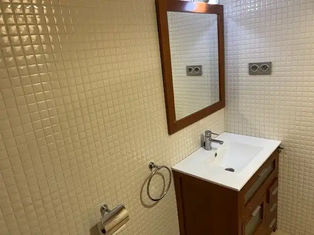 Badezimmer von Wohnungen zur Miete in Murcia mit Klimaanlage, Heizung und Parkett