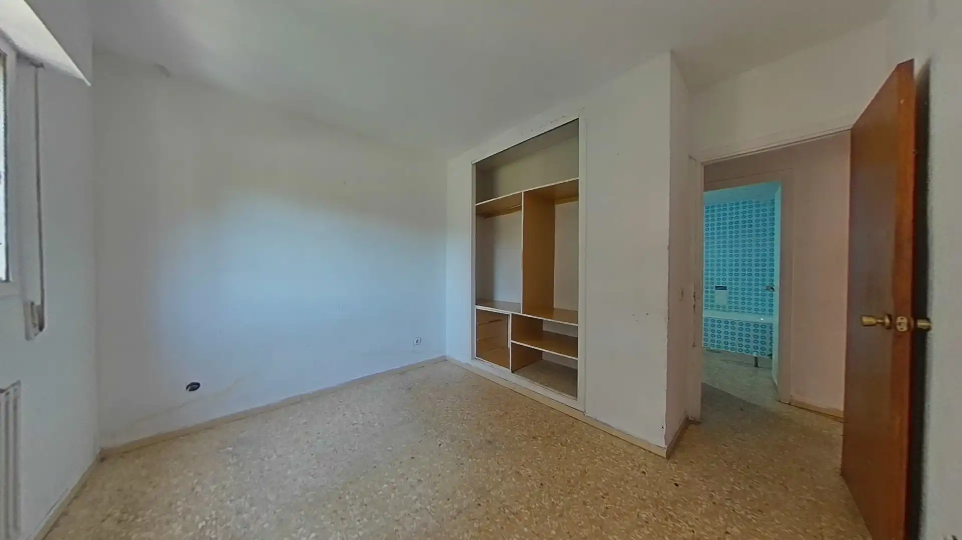 Habitación de Piso en venta en Madrid con Balcón