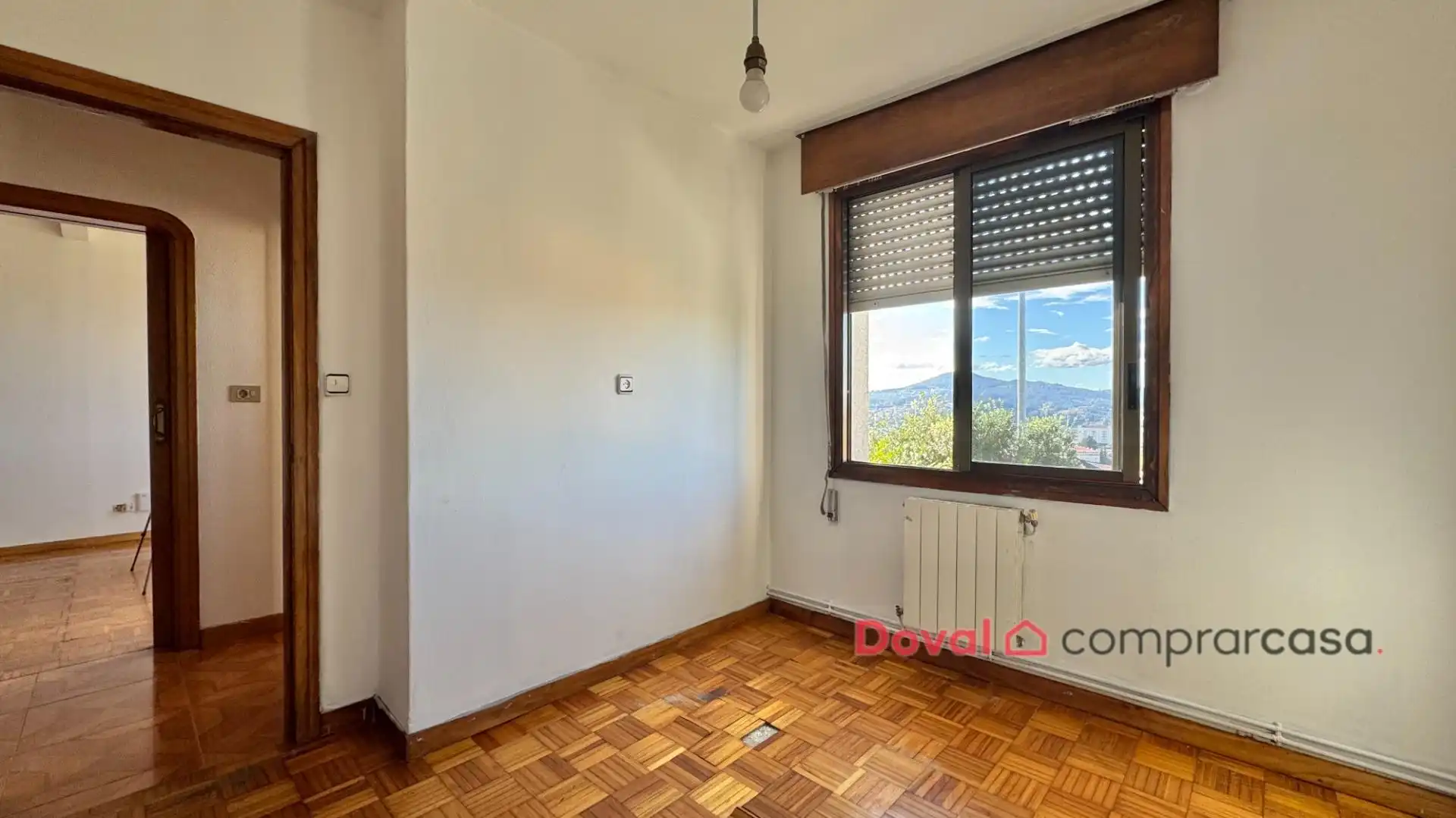 Bedroom of Houses for sale in Vigo   with Heating, Private garden and Parquet flooring