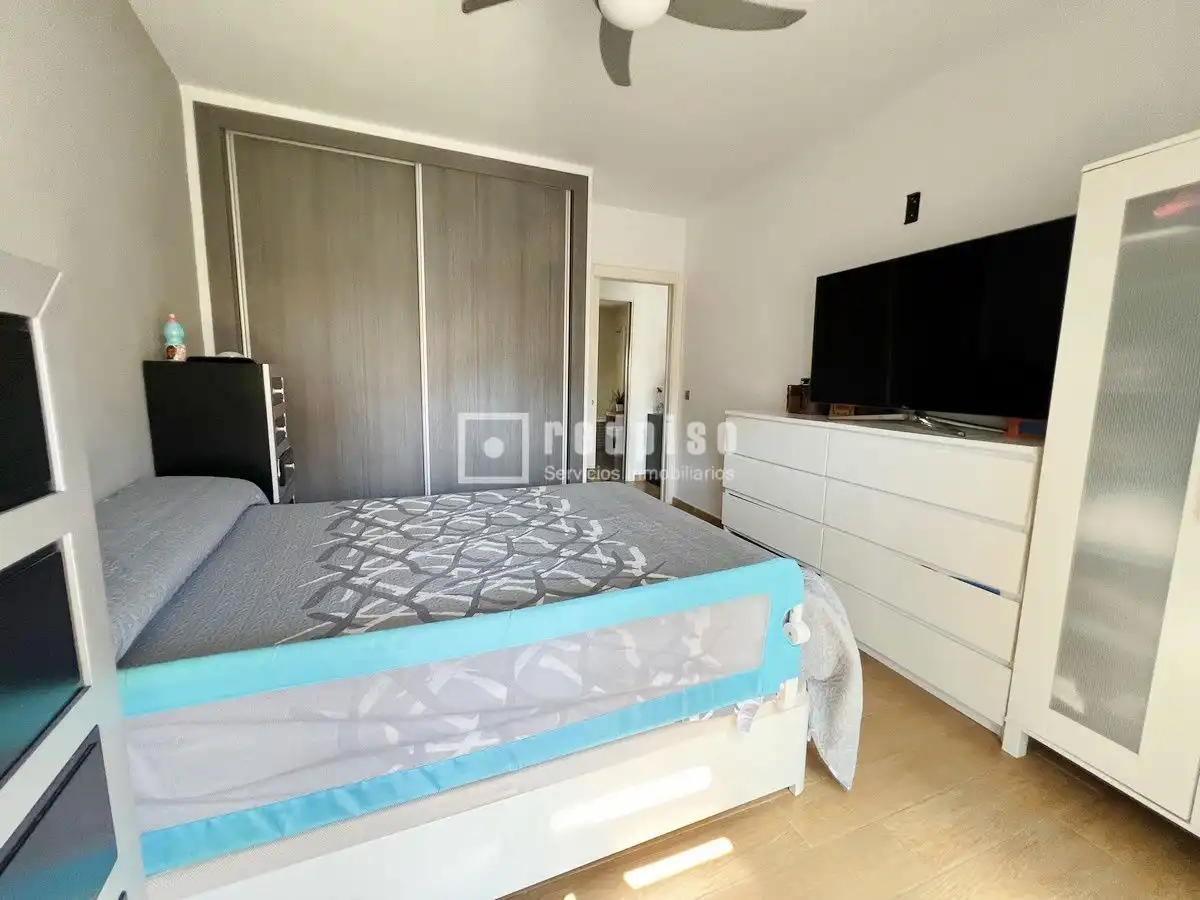 Schlafzimmer von Haus oder Chalet zum Verkauf in Málaga mit Klimaanlage und Terrasse