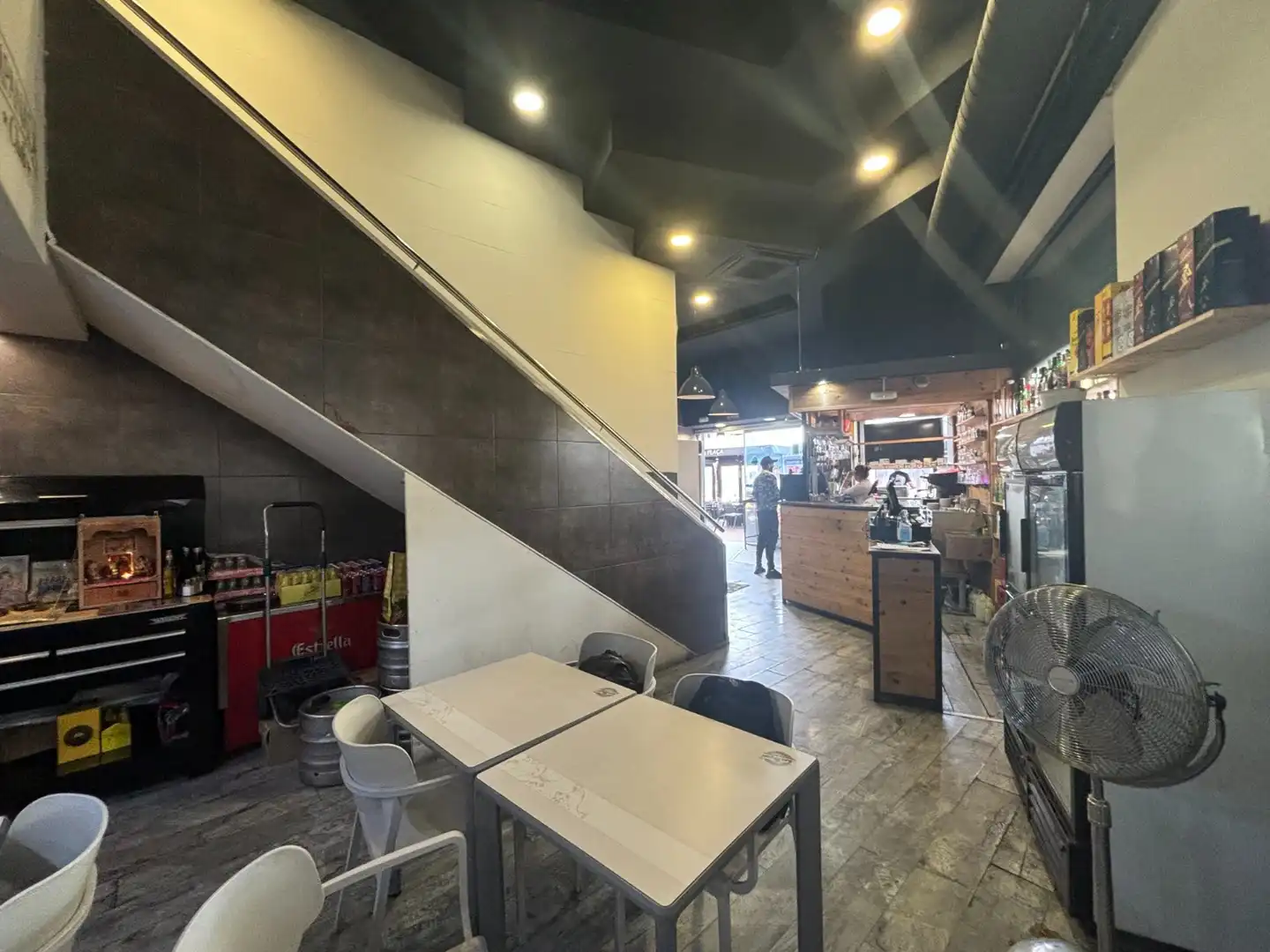 Business premises for transfer in Sants - Montjuïc, imagen 9