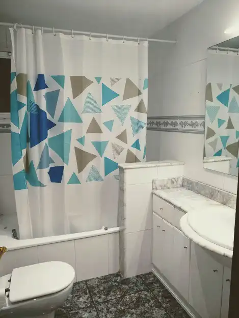 Baño de Piso de alquiler en Lleida con Calefacción, Amueblado y Horno