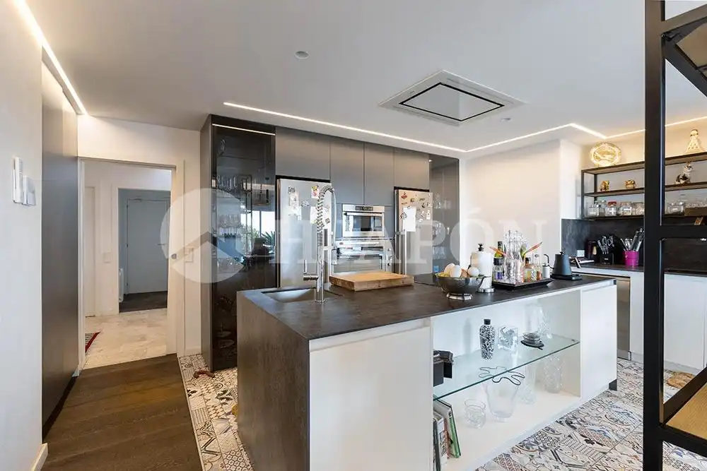 Cocina de Casa o chalet en venta en Alella con Aire acondicionado, Calefacción y Jardín privado