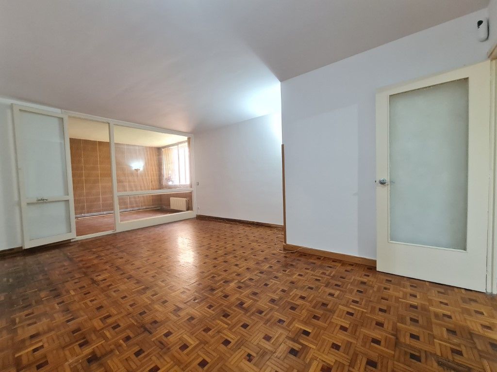 Bedroom of Flat for sale in Girona Capital