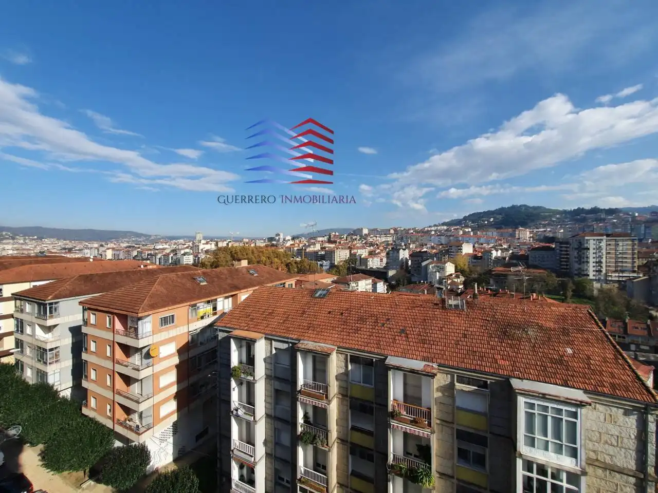 Außenansicht von Wohnung zur Miete in Ourense Capital  mit Heizung, Parkett und Terrasse