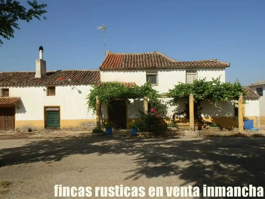 Vista exterior de Terreno en venta en Alcaraz