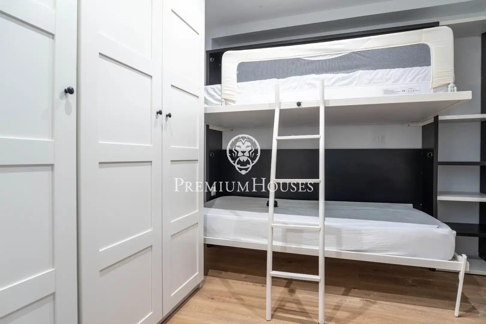 Schlafzimmer von Erdgeschoss zum Verkauf in Sant Pere de Ribes mit Klimaanlage, Heizung und Privatgarten