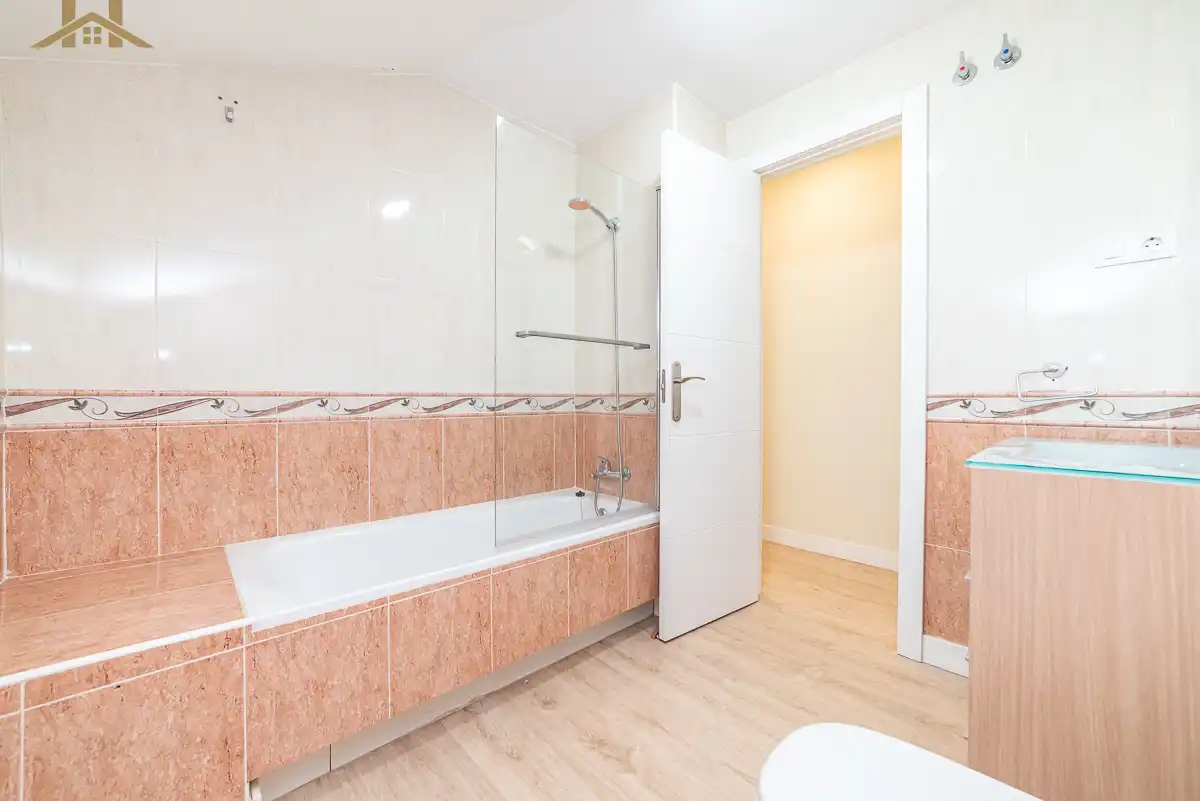 Badezimmer von Maisonette zum Verkauf in Villamantilla mit Heizung und Abstellraum