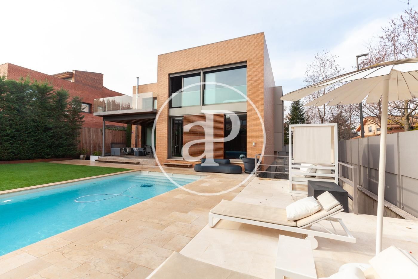 Jardí de Casa o xalet en venda en Sant Cugat del Vallès amb Aire condicionat, Calefacció i Jardí privat